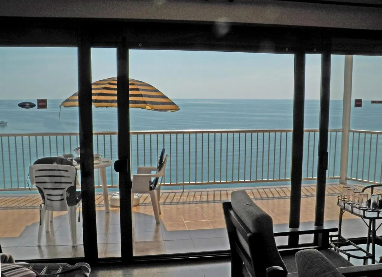 Apartment With Direct Access To The Sea Salou 0*,