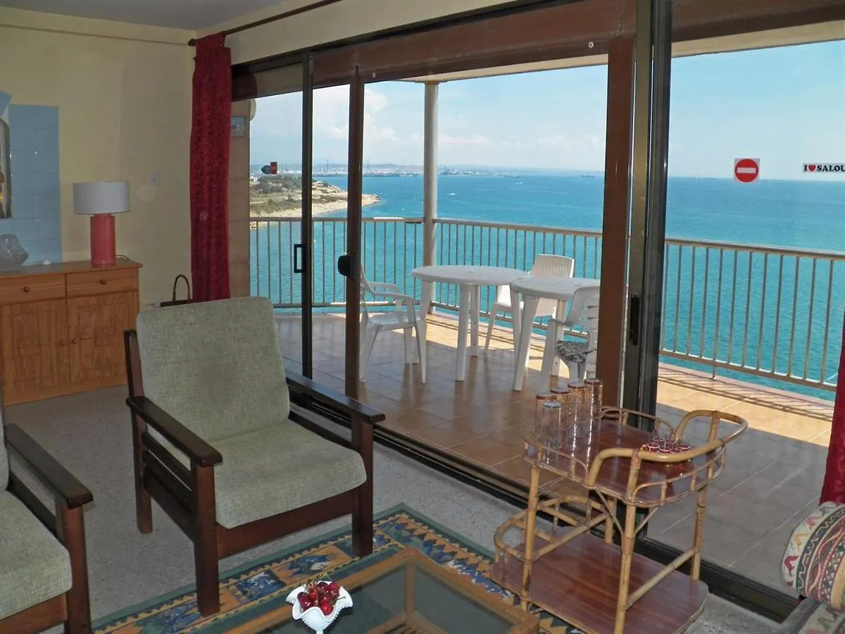 Apartment With Direct Access To The Sea Salou 0*,  España
